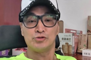 我展昭踢球不看球！何家劲：不看欧洲杯 要我熬夜？做梦呢！