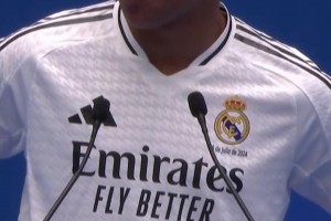 成为巨星的第一步！姆巴佩带领皇马球迷高喊：Hala Madrid！